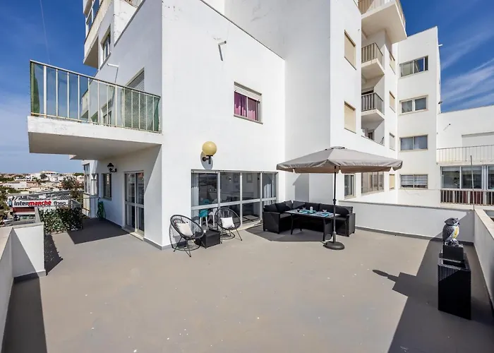 Sunrise Terrace 公寓 *