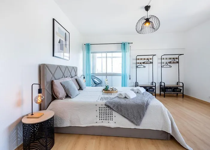 Sunrise Terrace * 拉哥斯