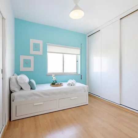 Sunrise Terrace Apartment *